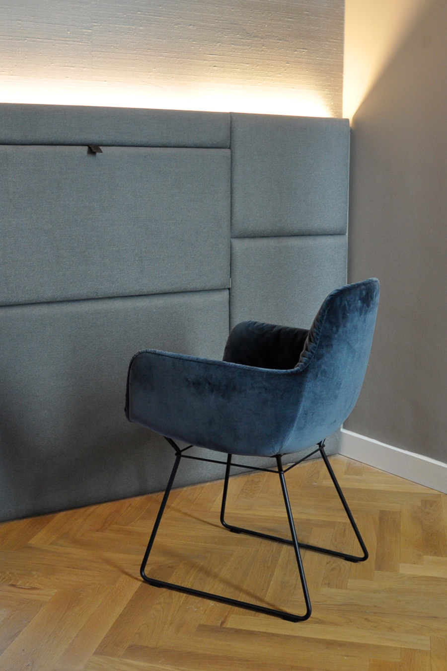 n-4 architects, interior design Berlin-Mitte, writing desk, backlit bedhead